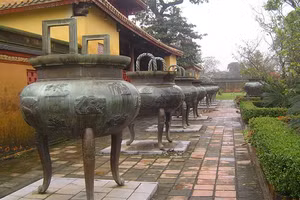 Cửu đỉnh do vua Minh Mạng ra lệnh đúc vào năm 1835.