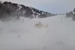 Vừa nhận lời cầu hôn, cô gái rơi khỏi vách núi cao gần 200m 