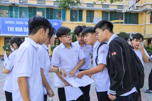 Các thí sinh tham dự kỳ thi tốt nghiệp THPT 2023 tại Thừa Thiên - Huế. (Ảnh: Hoàng Hải).