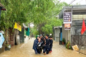 Mưa lớn gây ngập cục bộ tại tỉnh Thừa Thiên - Huế vào ngày 25/9. (Ảnh: Hoàng Hải)