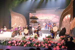 Chương trình nghệ thuật 'Người Mẹ làng Sen'. (Ảnh: Hoàng Hải).