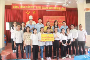 Quỹ Minh Đức trao hơn nửa tỷ đồng hỗ trợ sinh viên nghèo vượt khó