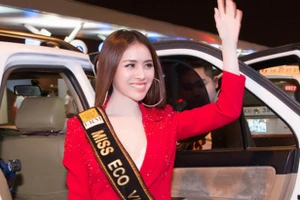 Thí sinh Việt lúng túng giới thiệu bản thân ở Miss Eco International