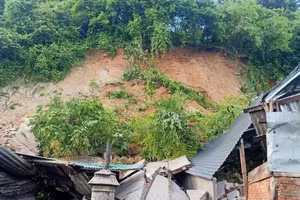 Hiện trường xảy ra vụ sạt lở (ảnh người dân cung cấp).