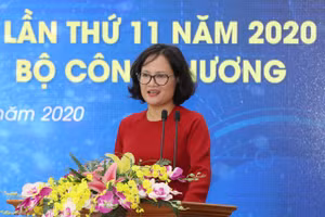 Phó Tổng cục trưởng Tổng cục Giáo dục nghề nghiệp Nguyễn Thị Việt Hương phát biểu tại lễ bế mạc