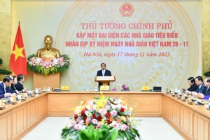 Thủ tướng Phạm Minh Chính phát biểu tại buổi gặp mặt các nhà giáo tiêu biểu chiều 17/11.