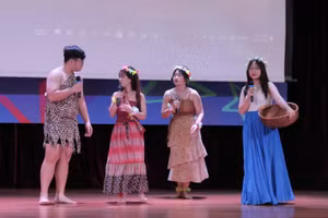 Các đội thể hiện phần thi tài năng.