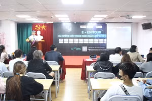 TS Đoàn Anh Tuấn – Phó Hiệu trưởng Trường ĐH Đông Đô trao đổi tại chương trình.