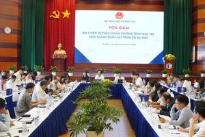 Quang cảnh tọa đàm.