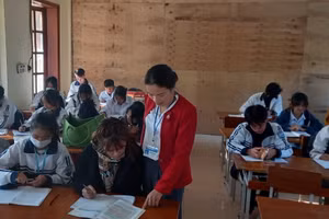 Cô Bùi Thu Hương trong một giờ lên lớp.