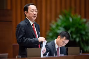 Bộ trưởng Bộ Khoa học và Công nghệ Huỳnh Thành Đạt trả lời chất vấn tại phiên làm việc sáng 7/6.