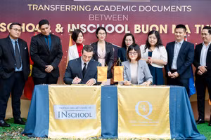 Đại diện INschool & QTS Australia ký kết hợp tác.