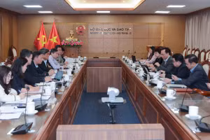 Toàn cảnh buổi làm việc.