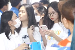 Từ ngày 3 - 6/7, thí sinh thực hành đăng ký, điều chỉnh nguyện vọng, nộp lệ phí xét tuyển thử nghiệm trên Hệ thống.