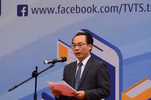 Thứ trưởng Bộ GD&ĐT Hoàng Minh Sơn phát biểu khai mạc ngày hội.