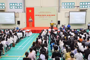 Toàn cảnh buổi khai mạc “Tuần sinh hoạt công dân – học sinh, sinh viên năm học 2023 – 2024” cho sinh viên K73.