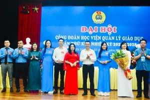 Ban chấp hành Công đoàn Học viện Quản lý giáo dục lần thứ XIX, nhiệm kỳ 2023 – 2028 ra mắt Đại hội.