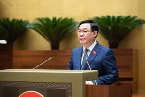 Chủ tịch Quốc hội Vương Đình Huệ phát biểu khai mạc.