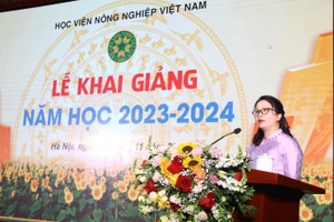 GS.TS Nguyễn Thị Lan - Giám đốc Học viện Nông nghiệp Việt Nam phát biểu tại lễ khai giảng.