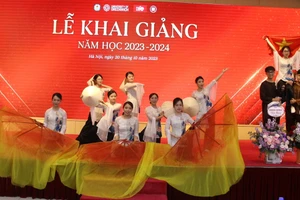 Lễ khai giảng diễn ra trang trọng, vui tươi và ấm cúng.