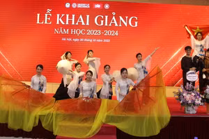 Lễ khai giảng diễn ra trang trọng, vui tươi và ấm cúng.