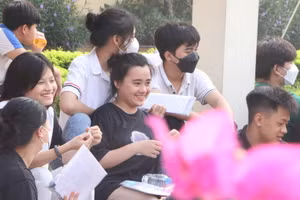 Tham khảo giải đề môn Toán thi tuyển sinh vào lớp 10 của Hà Nội