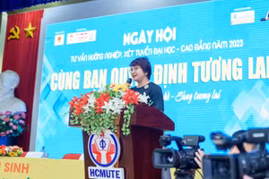 PGS.TS Nguyễn Thu Thủy, Vụ trưởng Vụ Giáo dục Đại học (Bộ GD&ĐT) phát biểu tại Ngày mở lần thứ 16.