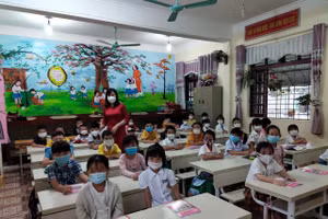 Trên 9.500 học sinh lớp 1 của tỉnh Lai Châu tựu trường ngày 23/8. 