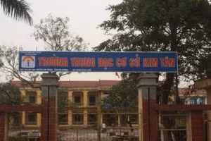 Trường THCS Kim Tân - nơi phát hiện 10 học sinh dương tính SARS-CoV-2.