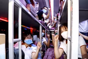 Các "chiến sĩ áo trắng" quyết tâm hoàn thành tốt nhiệm vụ hỗ trợ bình Dương chống dịch.