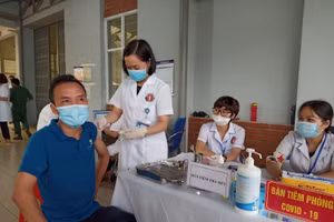 Tỉnh Lai Châu đẩy mạnh tiêm vắc xin phòng chống Covid-19.