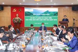 Các nhà luật học ý kiến về việc sửa đổi Luật Đất đai năm 2013 tại Hội thảo