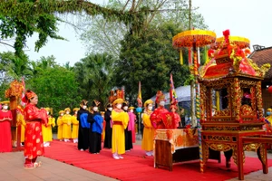 Lễ tế nhớ công ơn Tướng Hoàng Công Chất do đội Tế lễ xã Noong Hẹt (huyện Điện Biên) thực hiện. 