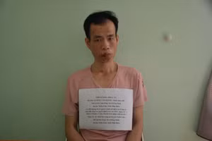 Đối tượng Lường Văn Hạnh tại cơ quan điều tra. Ảnh: Công an tỉnh Điện Biên.