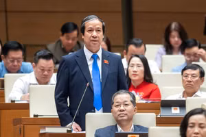 Bộ trưởng Nguyễn Kim Sơn.