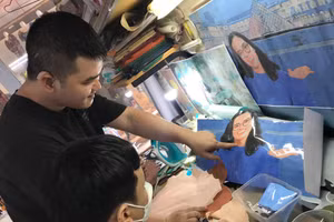 Những nghệ sĩ khuyết tật của Vụn Art mong muốn có thêm những đơn đặt hàng tranh chân dung để có kinh phí xây xưởng sản xuất.