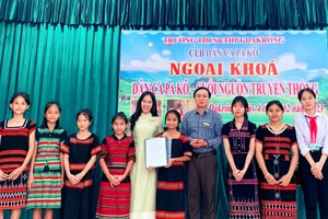 Hoạt động ngoại khóa 'Dân ca Pa Kô - Suối nguồn truyền thống'. Ảnh: Thanh Huyền.