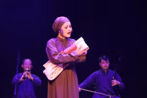 Một cảnh trong vở diễn 'Như hạt mưa sa'.