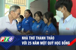 Nhà thơ Thanh Thảo và Quỹ học bổng 'Vì trẻ em Sơn Mỹ' do ông thành lập 1998. Ảnh tư liệu