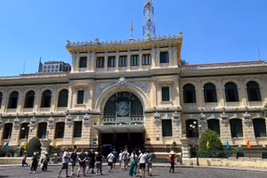 Bưu điện TPHCM lọt top 11 bưu điện đẹp nhất thế giới, là một trong những di sản đô thị cần được bảo tồn.