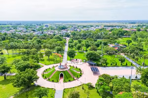 Thành cổ Quảng Trị là mảnh đất chết chóc sau cuộc chiến 81 ngày đêm nay đã trở nên xanh thắm, là điểm đến tri ân liệt sĩ trong hòa bình.