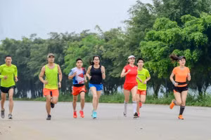 Chuẩn bị chế độ ăn hợp lý cùng với nước uống trước, trong và sau khi chạy maraton là cực kỳ quan trọng. Ảnh minh hoạ