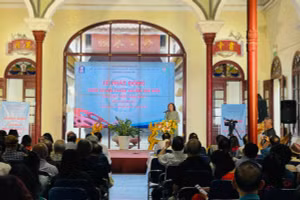 Ban tổ chức sẽ trao 1 giải Nhất, 2 giải Nhì, 3 giải Ba và 5 bằng khen cho các tác phẩm đoạt giải.