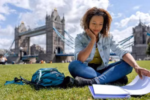 Sinh viên quốc tế gặp khó khăn khi tìm kiếm việc làm tại Vương quốc Anh.