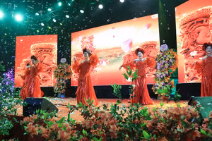 Mãn nhãn ngắm hoa đỗ quyên nở rộ tại lễ hội lần đầu tiên ở Vĩnh Phúc 