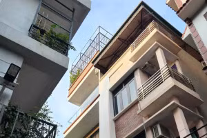 Giá chung cư tăng cao khiến khách hàng thay đổi cách lựa chọn về chốn 'an cư lạc nghiệp'.