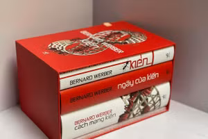 Từ 'Kiến', Bernard Werber trở thành nhà văn. Ảnh: Nhã Nam