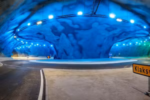 Vòng xuyến tại đường hầm Eysturoyartunnilin.