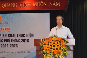 Bộ trưởng Bộ GD&ĐT Nguyễn Kim Sơn phát biểu tại hội nghị.