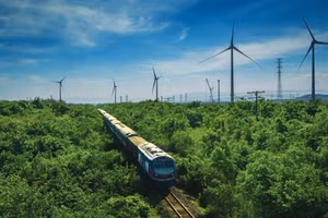 0 giờ ngày 20/6, Tổng công ty Đường sắt Việt Nam thí điểm bán vé tự động xếp chỗ cho hành khách mua vé tàu.